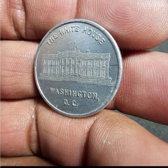 The White House Token President's Residence Washington DC Commemorative Token - Picture 4 of 7